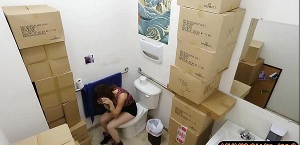  Pretty babe screwed by nasty pawn dude in the toilet